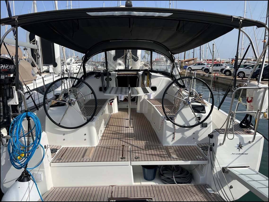 Sun Odyssey 380