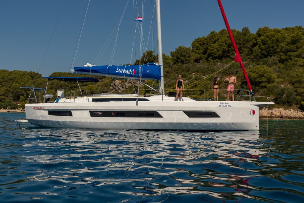 Sunsail 44.3