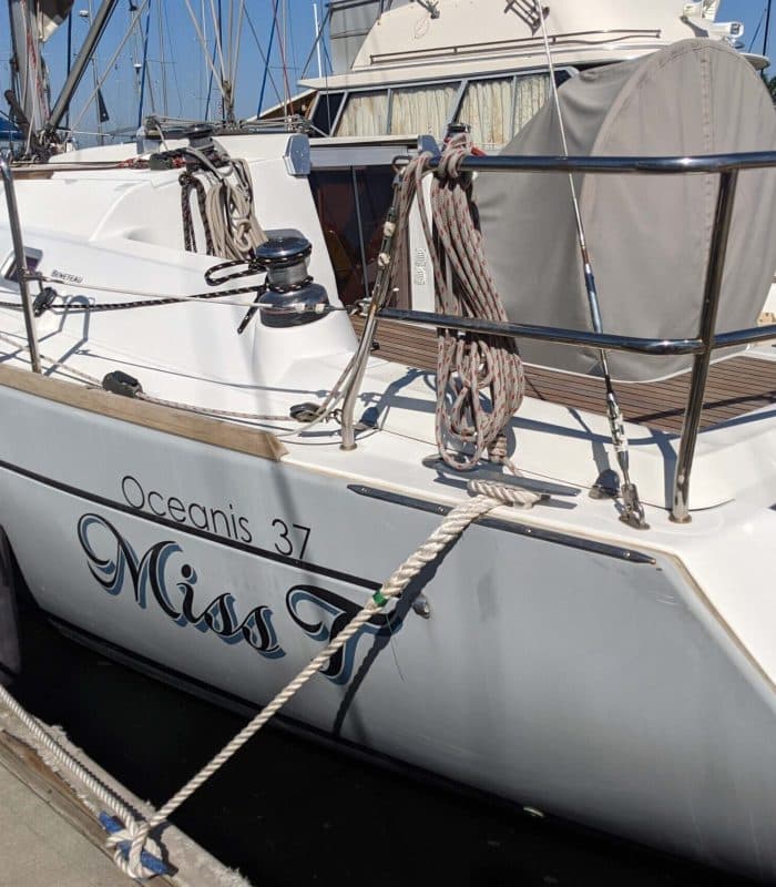 Oceanis 37