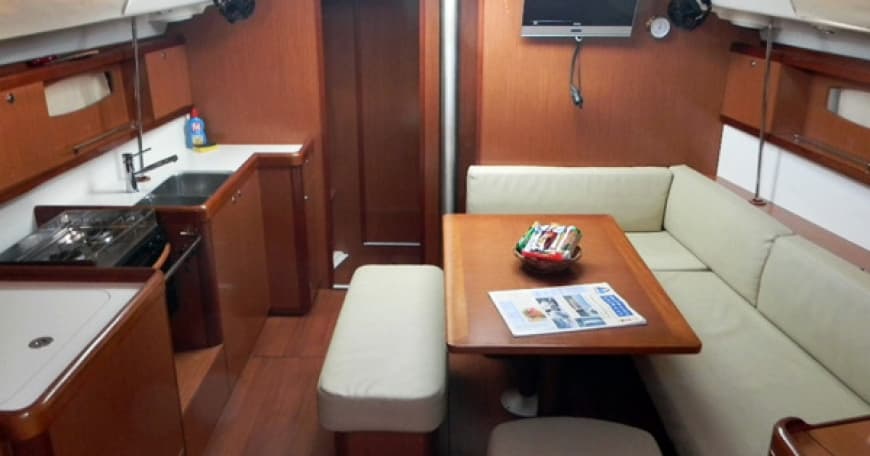 Oceanis 43 (puerto Fethiye)