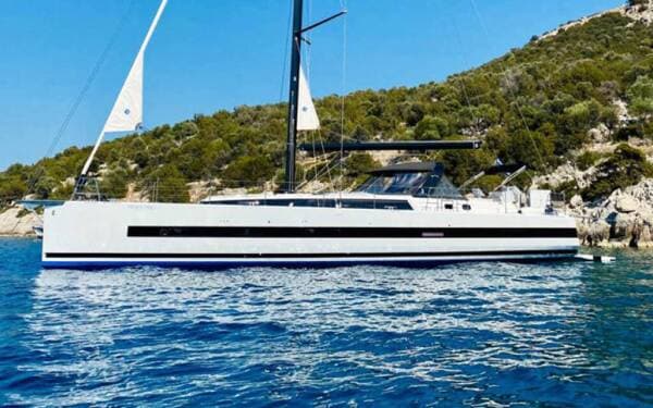 Oceanis Yacht 62