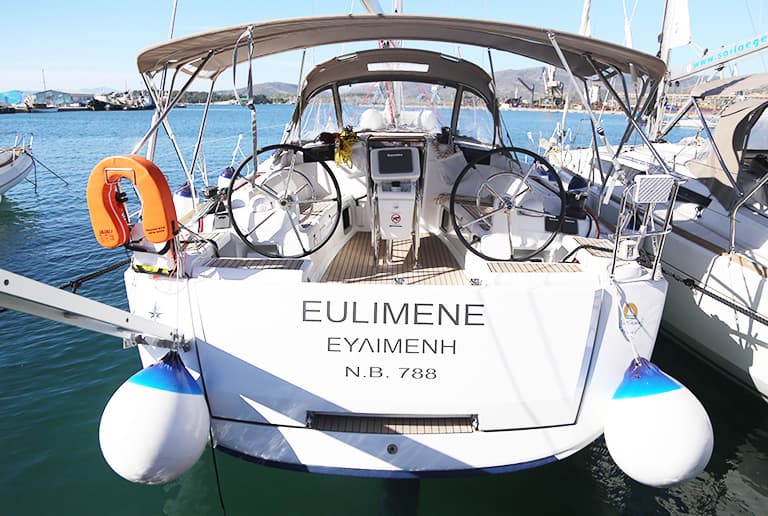 Cruise Sailing Yacht