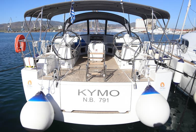 Cruise Sailing Yacht