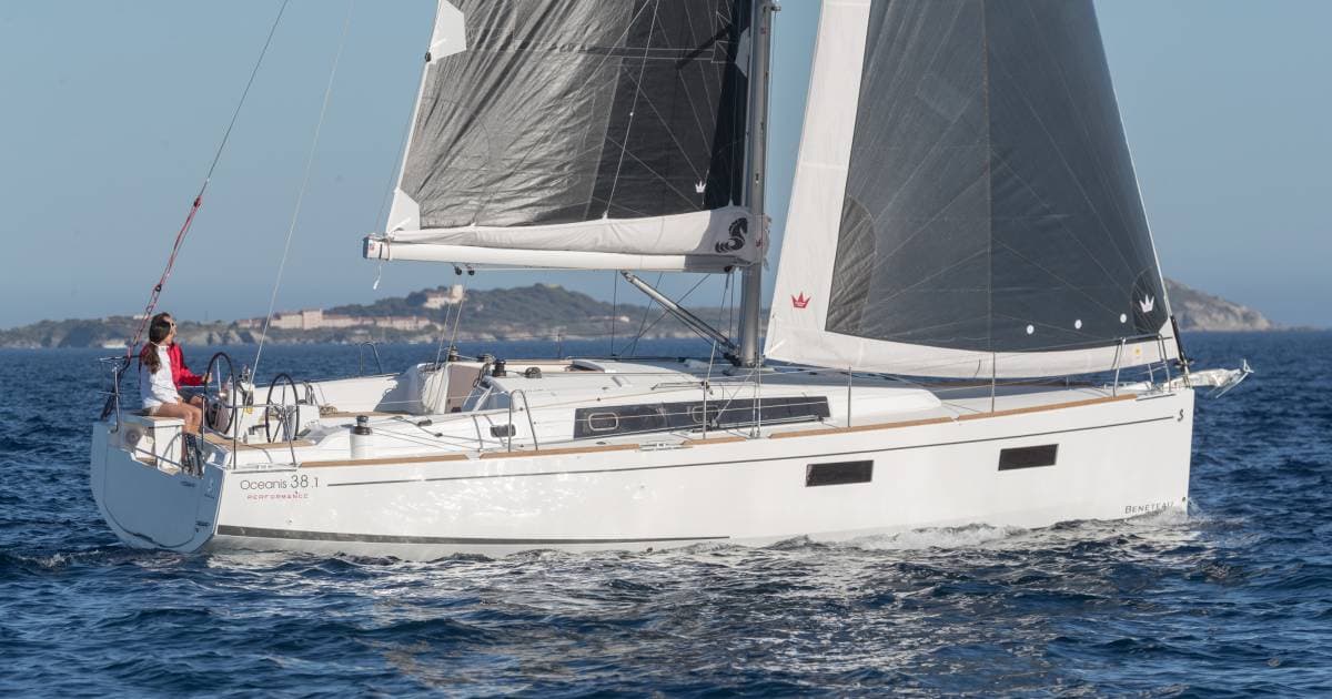 Oceanis 38