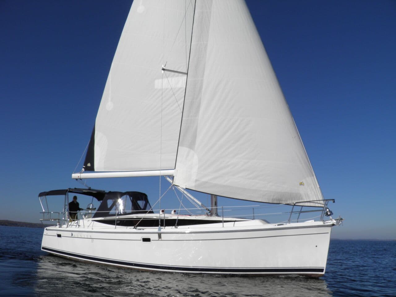 MARLOW HUNTER 37