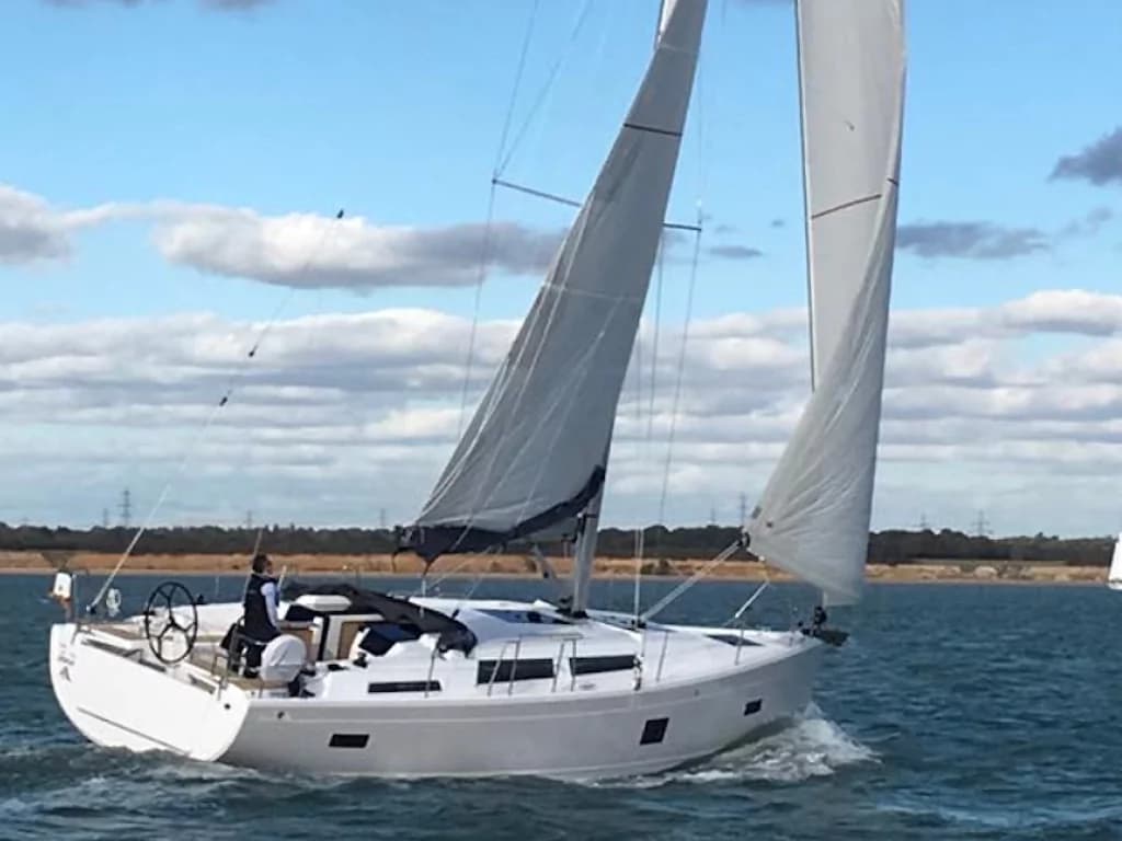 Hanse 388