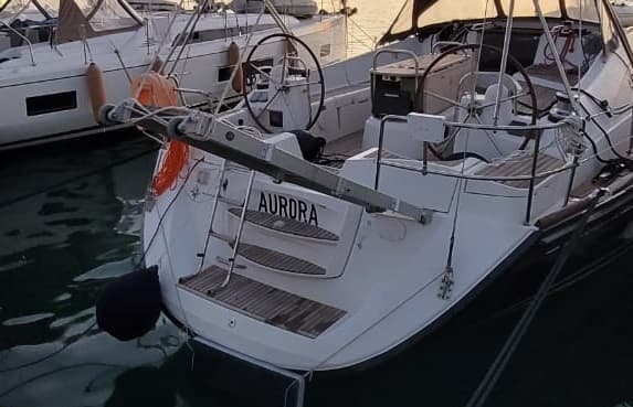 Cruise Sailing Yacht