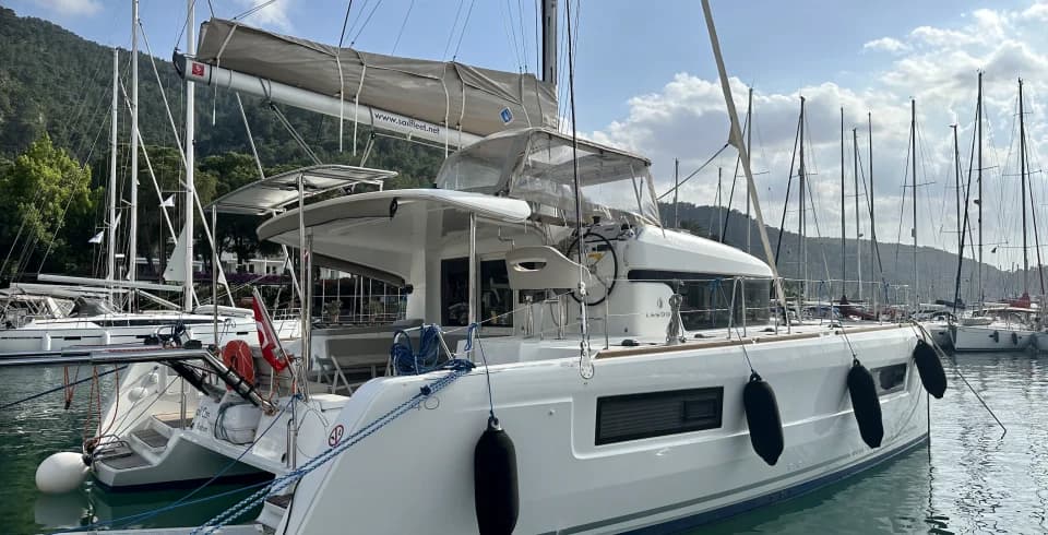 Lagoon 40