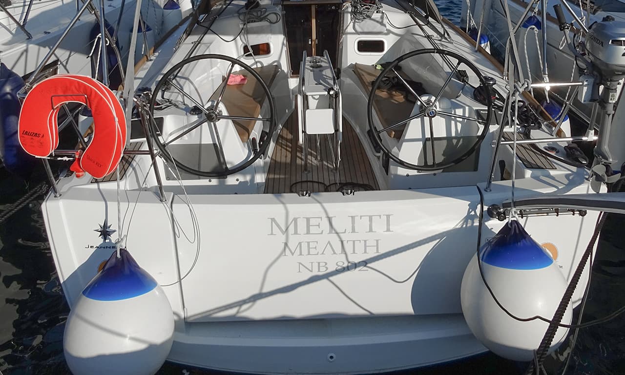 Cruise Sailing Yacht