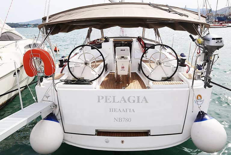 Cruise Sailing Yacht