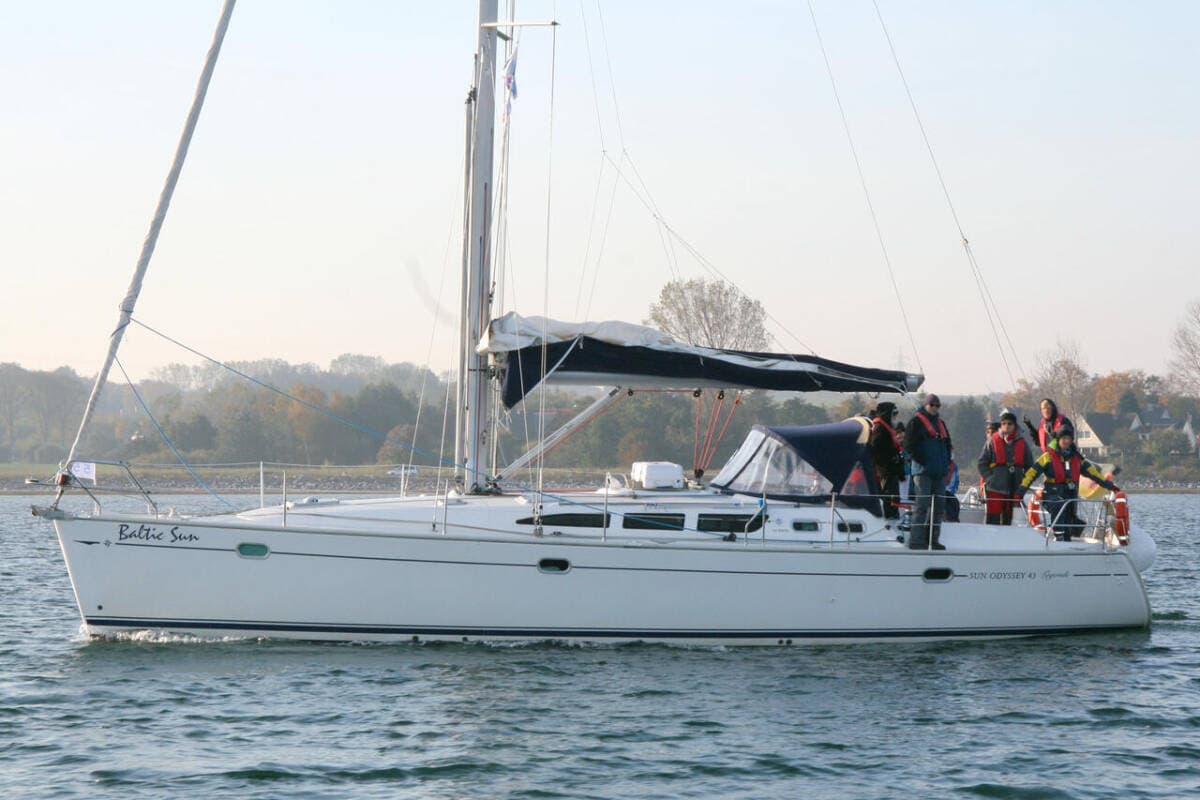 Sun Odyssey 43